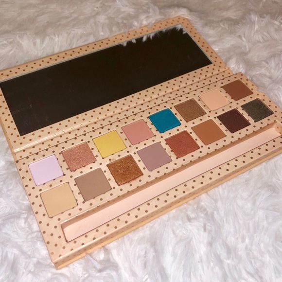 Kylie Cosmetics Other - Take Me On Vacation Kylie Jenner Palette!